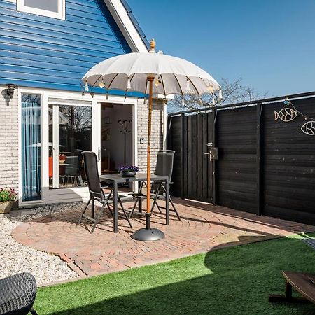 Strandhuis De Zeeparel Met Hottub Petten Luaran gambar