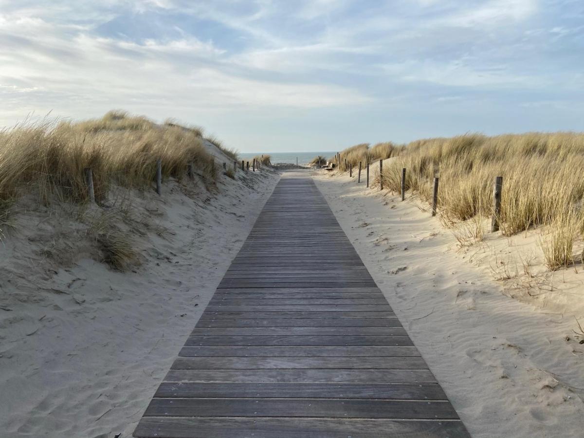 Strandhuis De Zeeparel Met Hottub Petten Luaran gambar