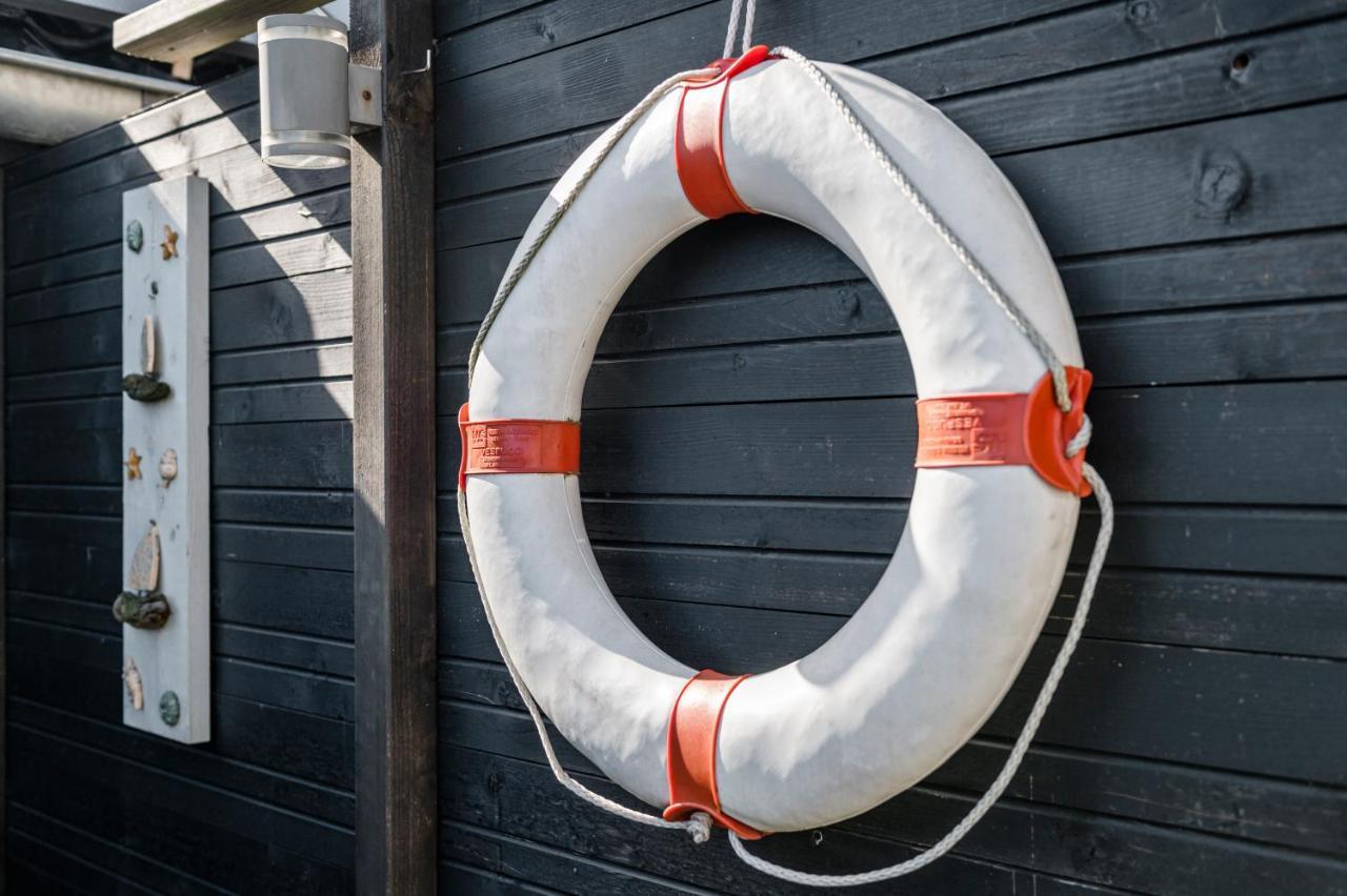 Strandhuis De Zeeparel Met Hottub Petten Luaran gambar