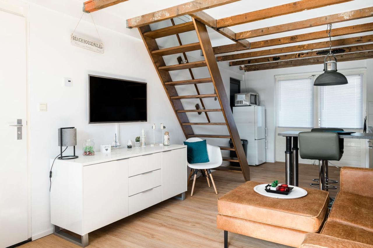Strandhuis De Zeeparel Met Hottub Petten Luaran gambar